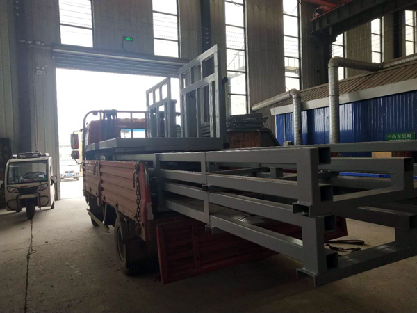 液壓升降機發(fā)貨 液壓升降機發(fā)貨