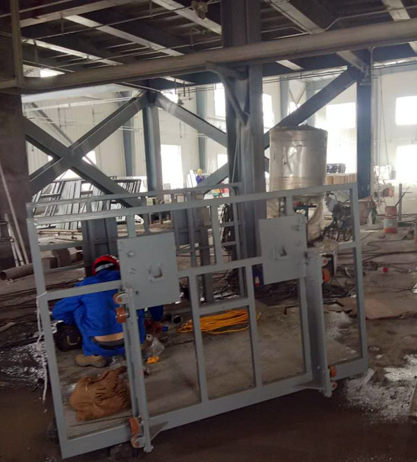 導(dǎo)軌式液壓升降機(jī) 導(dǎo)軌式液壓升降機(jī)