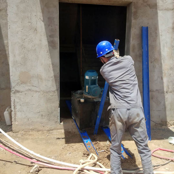 鏈條式液壓升降平臺(tái) 鏈條式液壓升降平臺(tái)